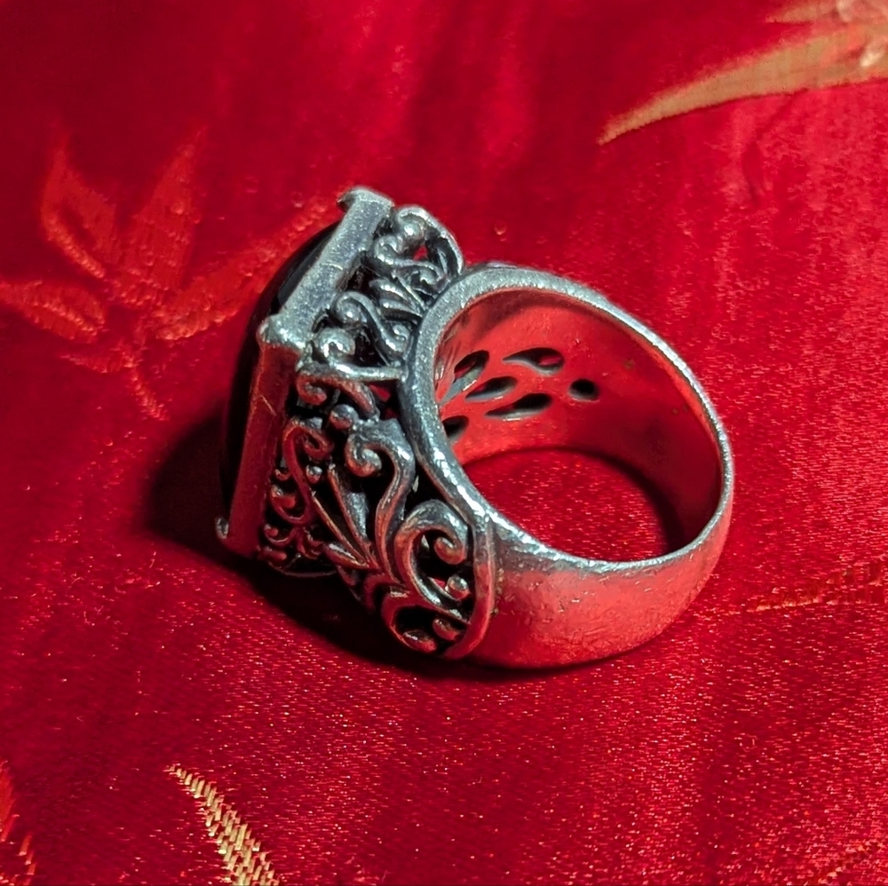 VINTAGE BARSE STERLING SILVER AND ONYX LARGE COCKTAIL RING - Picture 3 of 7